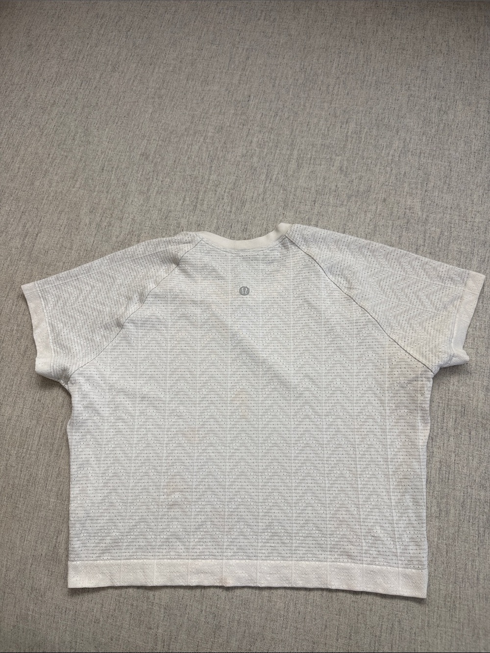 lululemon Swiftly White Chevron Crop Top - Picture 3 of 4